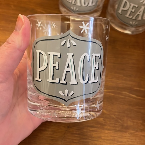 Holiday Set for 4 - Picture 3 of 10